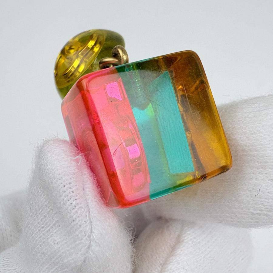 a*a様 CHANEL シャネル ココマーク スイング ピアス プラスチック CHANEL（シャネル） ココマーク イヤリング スイング キューブ NO5
