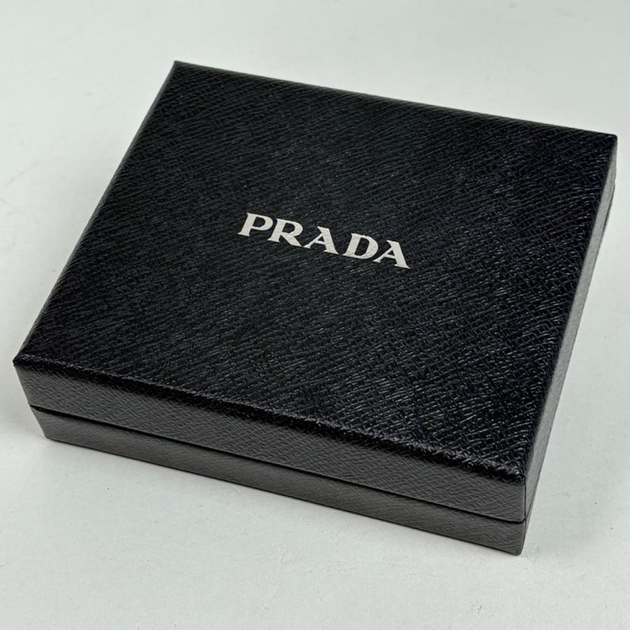 PRADA（プラダ） ロゴプレート 二つ折り 財布 サフィアーノレザー ネロ 