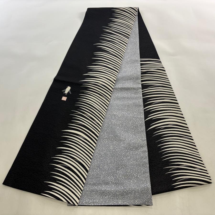 美品 袋帯 逸品 菅有鬼一 落款あり 幾何学 金彩 銀通し 黒 六通 正絹 中古_6