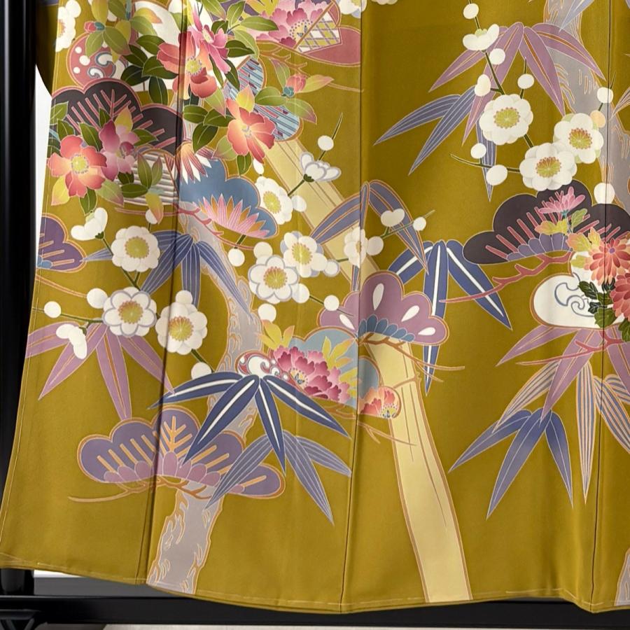 美品 振袖 身丈157.5cm 裄丈63.5cm S 袷 岡村蒼風 落款あり 草花 松竹梅 山吹茶色 正絹 逸品 中古