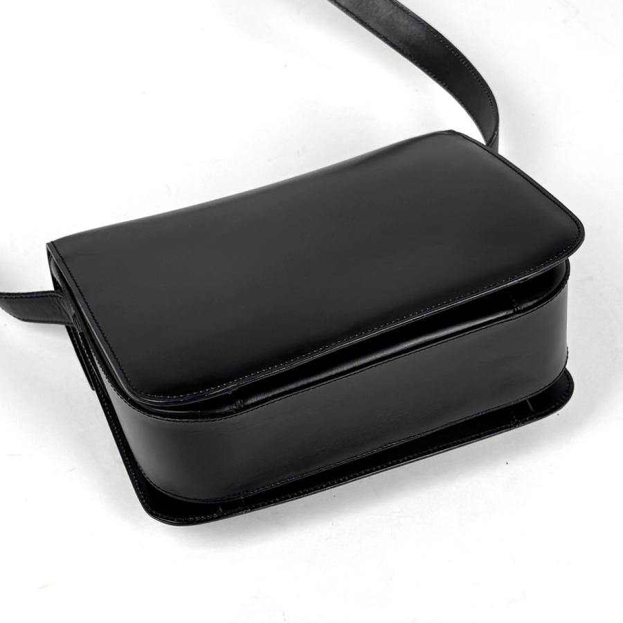 [美品]CELINE ショルダーバッグ ロゴ入り CELINE（セリーヌ） ロゴ ショルダーバッグ レザー ブラック