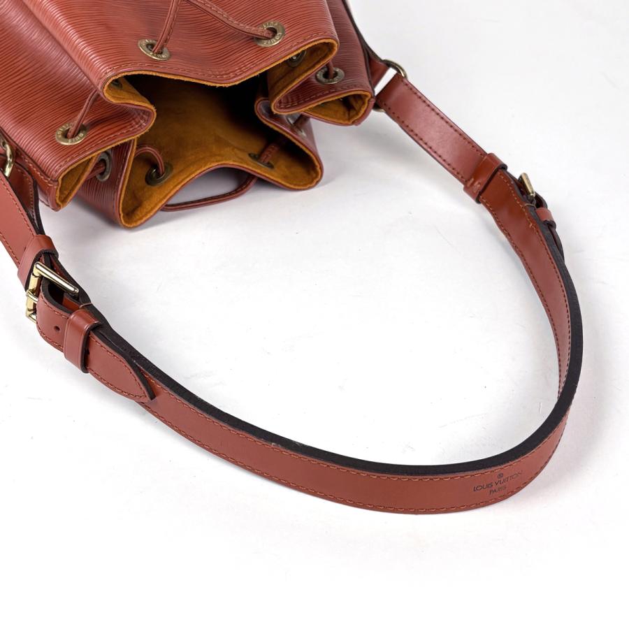 VUITTON　ノエ　ワンショルダー　モノグラム　レザー　PVC　肩掛け LOUIS VUITTON（ルイ・ヴィトン） プチ ノエ ワンショルダー 肩掛け