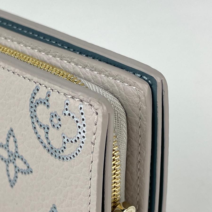 ルイヴィトン ポルトフォイユ クレア モノグラム マヒナ 二つ折り財布 シルバー LOUIS VUITTON（ルイ・ヴィトン） ポルトフォイユ クレア 二つ折り財布