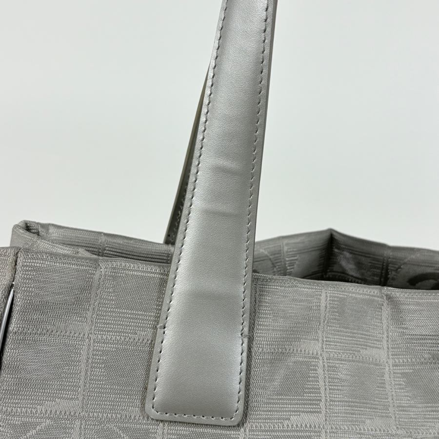 シャネル CHANEL ニュートラベルライン トートPM ココマーク ハンドバッグ ナイロンジャガード グレー A20457 8****** レディース 中古の画像