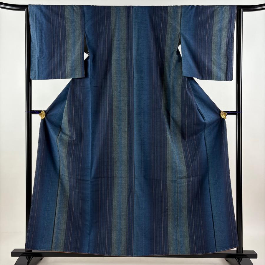 美品 紬 身丈158.5cm 裄丈64.5cm M 袷 証紙あり 草花 縦縞 紺色 正絹 秀品 中古_2