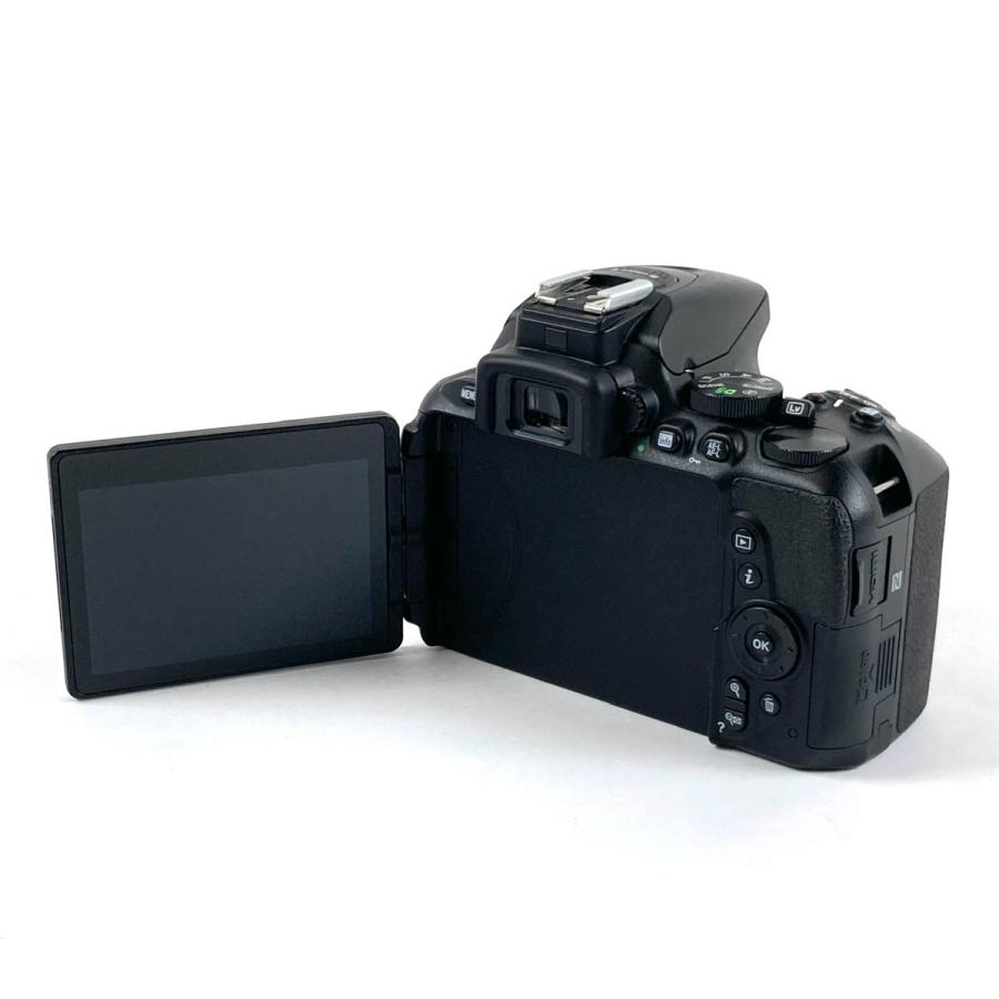 ニコン Nikon D5600 ダブルズームキット デジタル 一眼レフカメラ 中古
