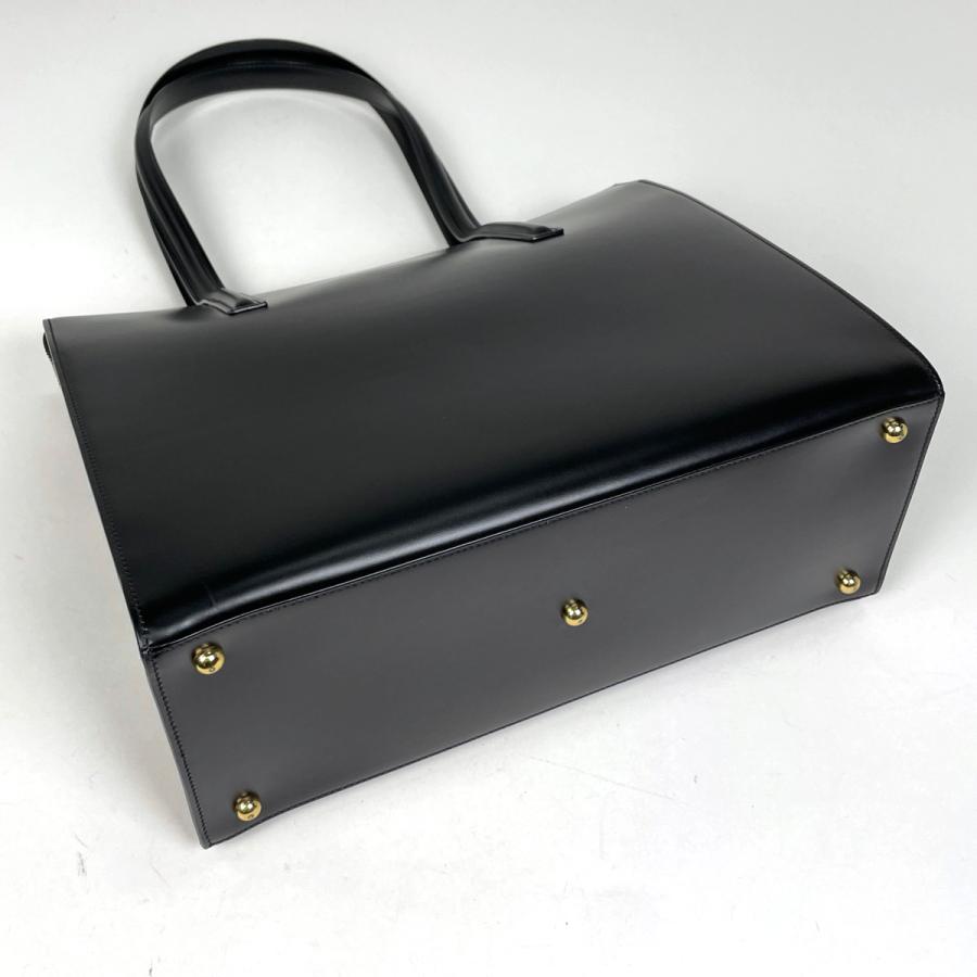Cartier パンテール ショルダーバッグ パンサー金具 ブラック レザー Cartier（カルティエ） パンテール ショルダーバッグ パンサーモチーフ