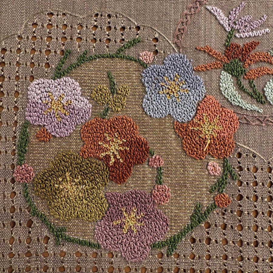 美品 名古屋帯 秀品 紬地 花丸文 雲文 刺繍 金糸 焦茶色 正絹 中古 