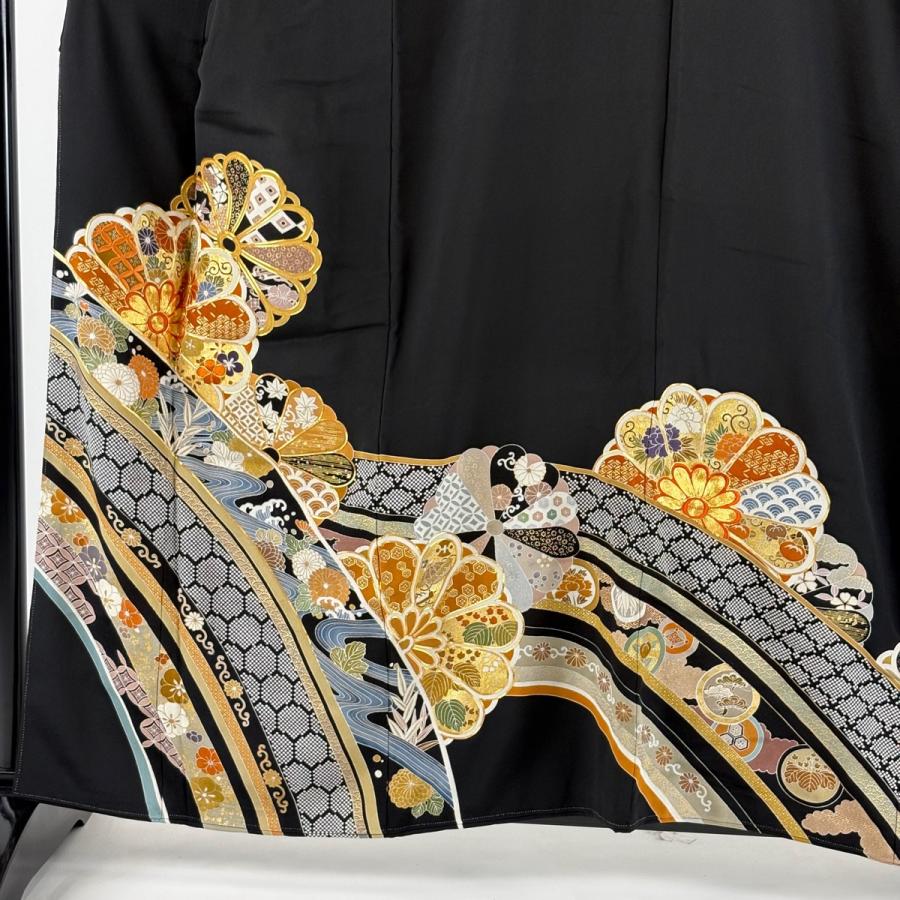黒留袖 身丈160.5cm 裄丈66cm M 袷 千總 落款あり 菊 流水 金彩 刺繍 
