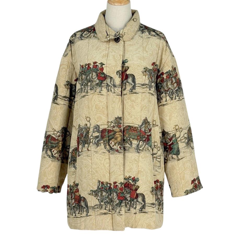 ベージュ バーバリーコート ボタン付き BURBERRY（バーバリー） ロゴボタン コート 騎士の行列 アウター