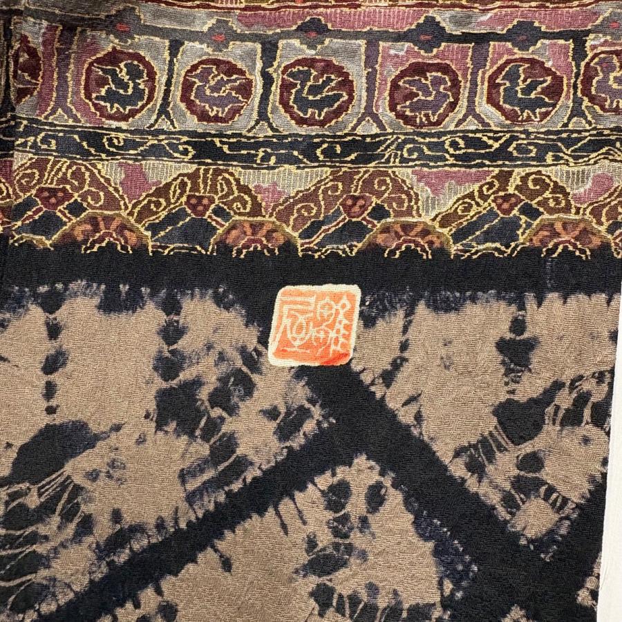 美品 訪問着 身丈154cm 裄丈64cm M 袷 落款あり 鳥 幾何学 金彩 絞り 黒 正絹 名品 中古_4