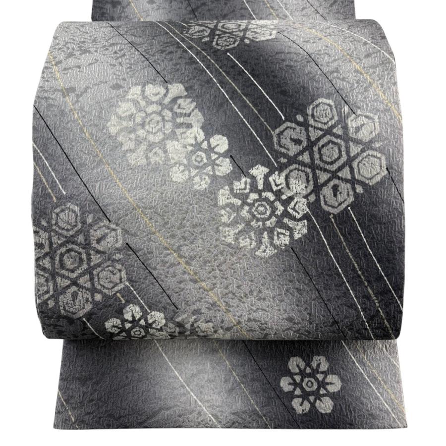 美品 袋帯 グラデーション 幾何学模様 美品 袋帯 名品 幾何学模様 斜縞 灰色 全通 正絹 中古 : リユース