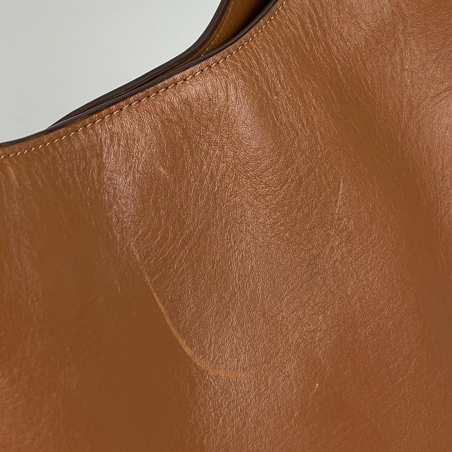COACH（コーチ） ロゴ ショルダーバッグ ノマド ホーボー 2WAY レザー 