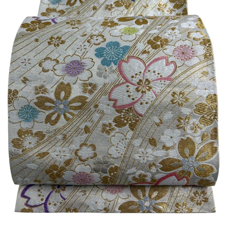 【美品】正絹 袋帯 六通柄 クリーム色 枝垂れ桜 流水 金糸 状態良好 袋帯 秀品 振袖向き 桜 流水 唐織 金糸 クリーム 六通 正絹 中古