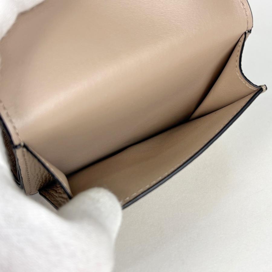 【LOEWE】アナグラム トライフォールド　ウォレット 三つ折り財布 グレージュ LOEWE（ロエベ） 三つ折り財布 アナグラム トライフォールド