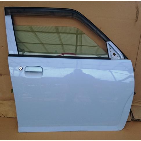 中古パーツ スズキ アルト HA24S 右フロントドア カラーNo.ZCN！ : s  