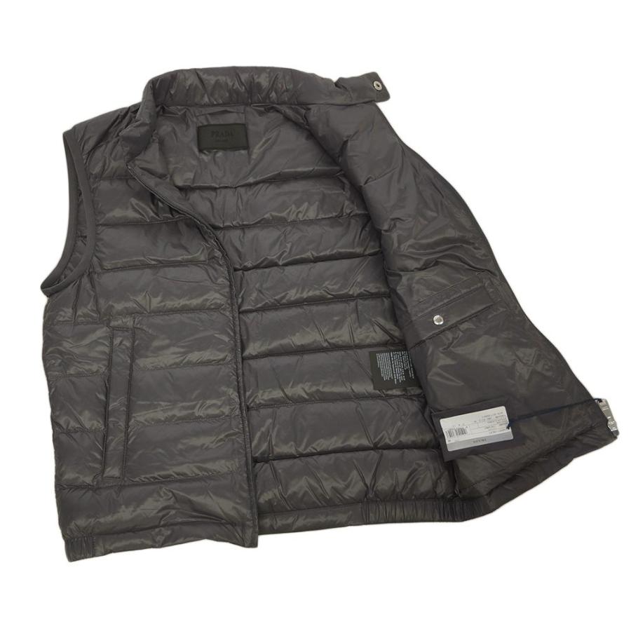 クリスマスファッション 新品 Prada メンズ ダウンベスト プラダ ダウンベスト Sga4 メンズ ジップアップ Piombo ピオンボ グレー 46サイズ アウトレット ジャケット