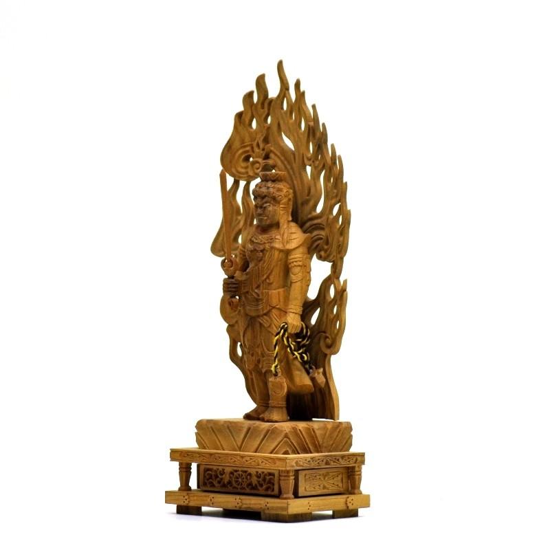 木彫り仏像 【不動明王】 白檀 火炎光背四角台 立3.0寸 総高19cm 木彫り仏像 【不動明王】 白檀 火炎光背四角台 立3.0寸 総高19cm