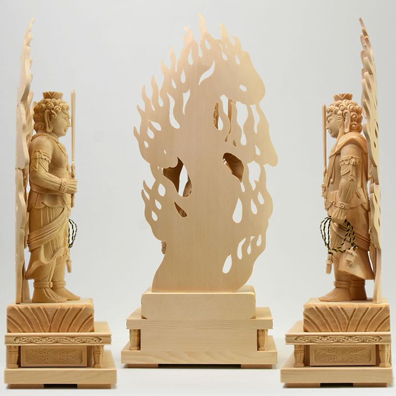 木彫り仏像　【不動明王立像】　火炎光背四角台　桧木　立6.0寸　総高36cm