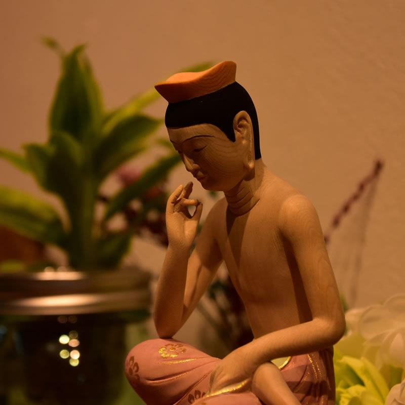 木彫仏像 広隆寺形【弥勒菩薩半跏思惟像】 桧木 淡彩色 総高20cm : 海