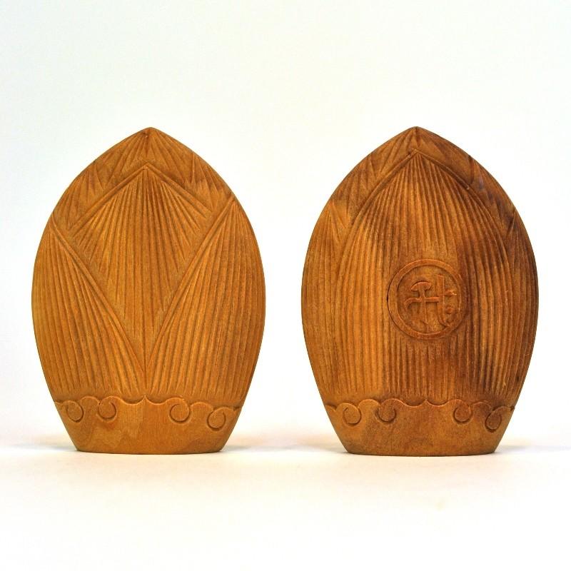 【フォロー割・新品】 香合仏　真言宗　白檀　仏龕　懐中仏　真言宗三尊 木彫り仏像 蓮型懐中仏/香合仏 【勢至菩薩】白檀 縦6cm 干支お守り本尊