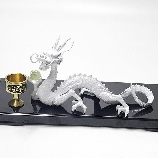 開運 龍 願い龍 白龍 ホワイトドラゴン 置物 風水グッズ シトリン丸玉 水杯 黒台座 3点セット付き 白蛇 ドラゴンボール 辰 竜 開運グッズ 風水インテリア 0n 2w2q U8hd 風水ザ ワールド 開運浄化専門店 通販 Yahoo ショッピング