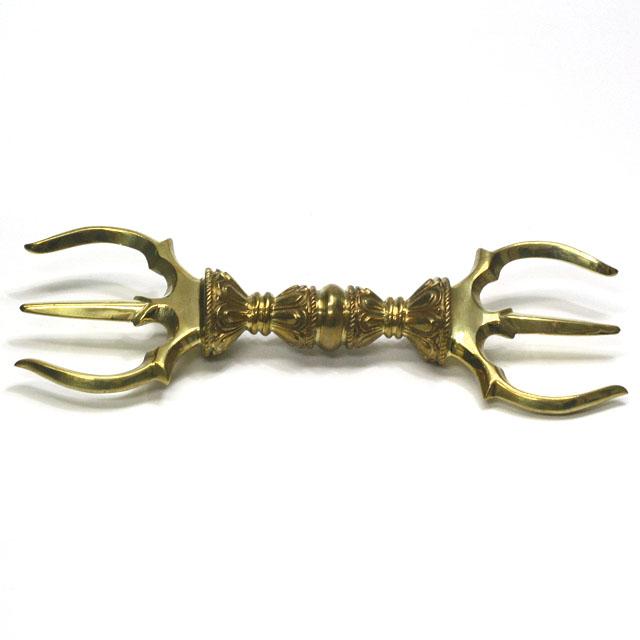 【修縁堂】寺院用仏具 鬼面三鈷杵 バジュラ希少vajra 密教法具古美術品 修縁堂】寺院用仏具 鬼面三鈷杵 バジュラ希少vajra 密教法具古