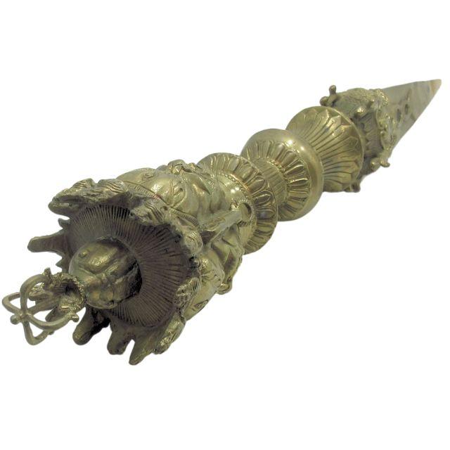 チベット仏教　密教法具　独鈷杵　プルパ　台座付き　ブルパ　憤怒神　守護神　魔除け Amazon｜密教法具 独鈷杵 プルパ ブルパ 長さ約17cm 五鈷杵