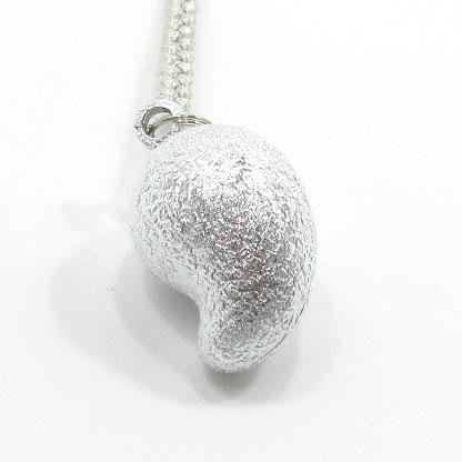 水琴鈴 勾玉の鈴 ストラップ 銀の鈴 魔除け鈴 お守り まが玉 魔除け