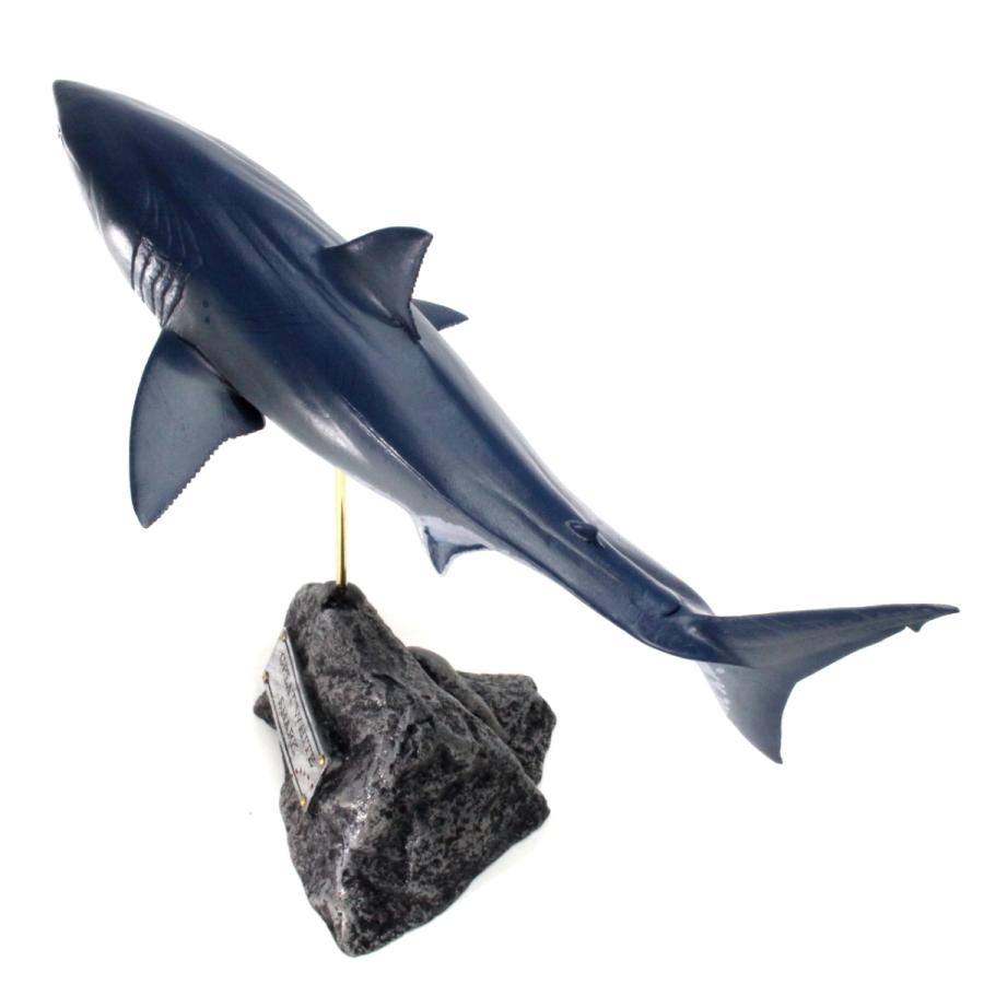 《送料込》 ホホジロザメ　フィギュア　Great white shark（フィッシュカービング）※受注生産4ヵ月待ち（代引き不可） 【O2628326373】(13750円)