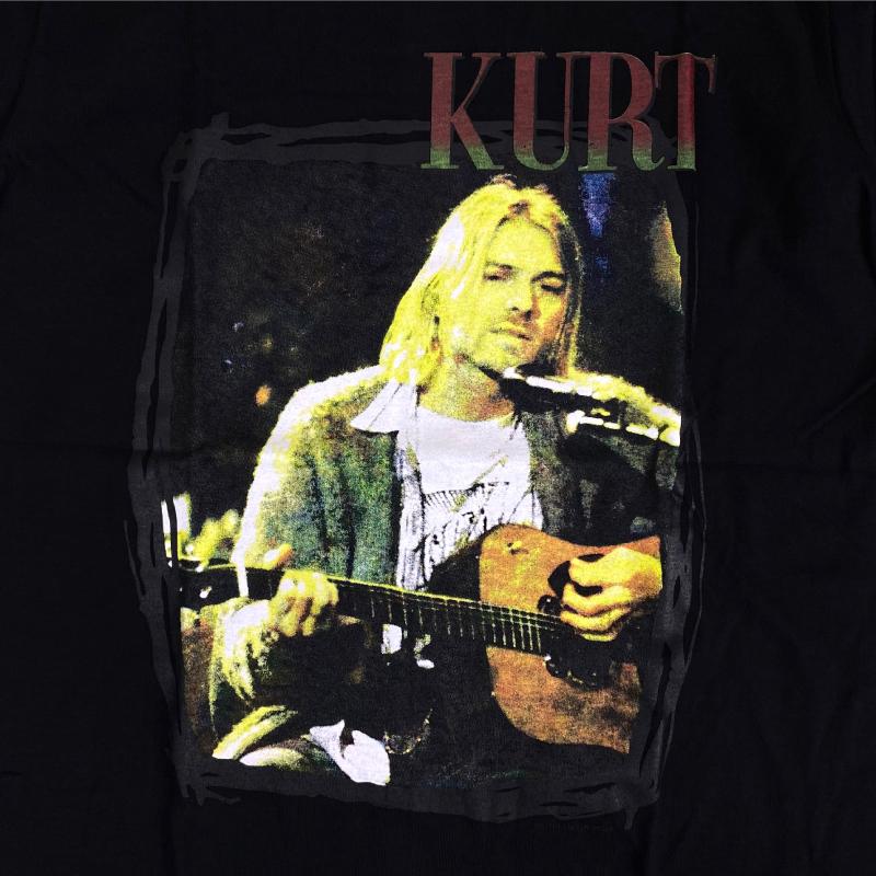 カート・コバーン Kurt Cobain ロック バンドTシャツ 写真