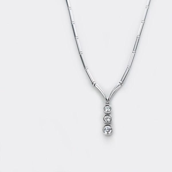 限定1点】 Pt850プラチナ ダイヤモンド プチネックレス 日本製