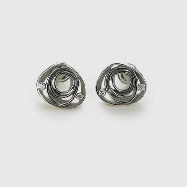 アンナマリアカミリ K18 ホワイトゴールド ダイヤモンド 花 ピアス 
