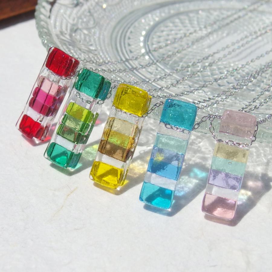 種類選べます 香るガラス かおる アロマペンダント 綿紐 シルバー925選べます 受注制作 Kaoru1 万華鏡 ガラスの雫 かぷり す 通販 Yahoo ショッピング