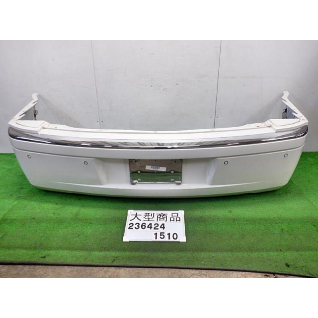 リアバンパー 白 クライスラー300C GH-LX35 リアバンパー 色/白 236424 ☆送料無料(沖縄