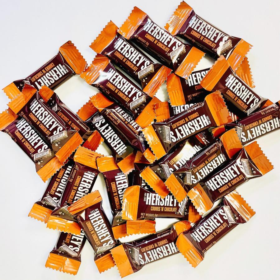 1個あたり26円！　ハーシー 「 クッキー＆チョコレート 」と「 クッキー＆クリーム 」 ミニズ 合計8袋（バラで合計224枚）　送料無料 駄菓子 チョコ | HERSHEY'S | 01