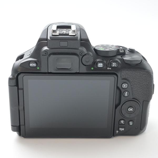 ニコン Nikon D5600 標準レンズキット AF-P 18-55 VR付属 |  | 02