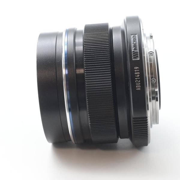 オリンパス OLYMPUS ミラーレス一眼 PEN-F 12mm F2.0 レンズキット シルバー |  | 09