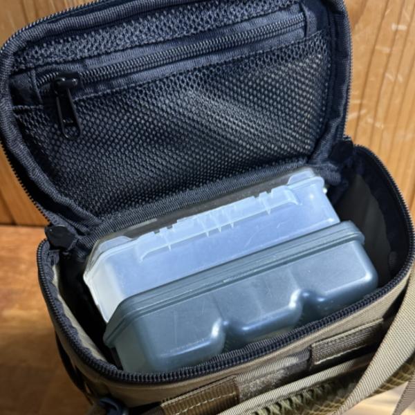 LINHA/リーニア [90] MSB-68 スクエアポーチ (SQUARE POUCH) カーキ