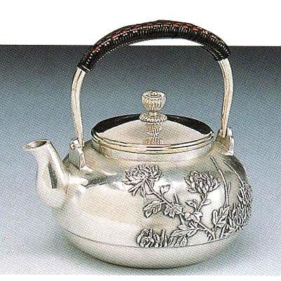 純銀製 菊文様 唐木手 急須 銀瓶 煎茶道具 - メルカリ 銀製茶器 銀瓶