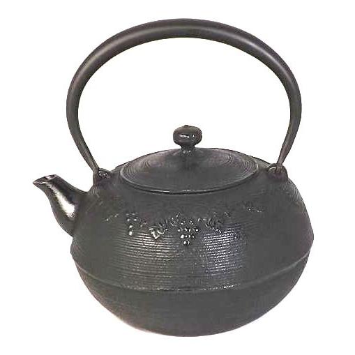 南部鉄瓶 鉄器 ぶどう（黒） 2.0L 2.25kg : カナシチYahoo!店 - 通販