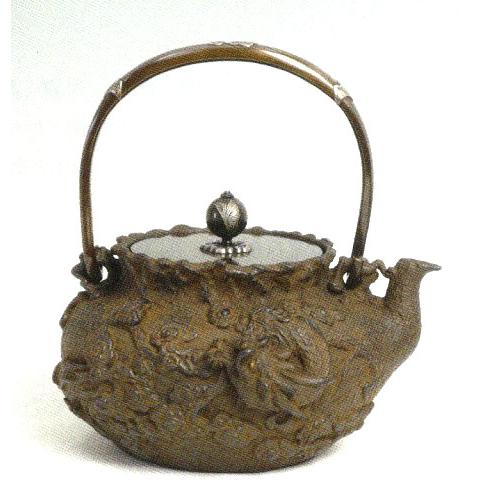 龍文堂、鋳鉄製 花模様 鉄瓶