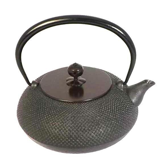 茶器 茶道具 鉄瓶 平丸型アラレ 日本製 漆蓋付き 伝統工芸 南部鉄瓶 鉄器