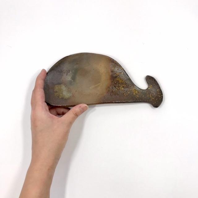 くじらのお皿/津軽金山焼 金山焼 陶器 日本製 手作り プレゼント