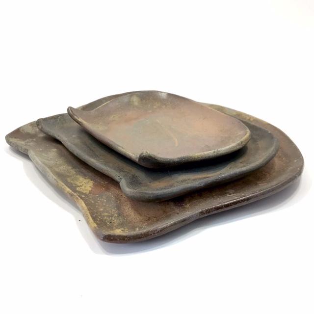 最終価格…陶芸家　作家　猫プレート FRANCE ナタリーレテ 猫 陶器 絵皿 プレート 猫型 食器 Coquin | 世界