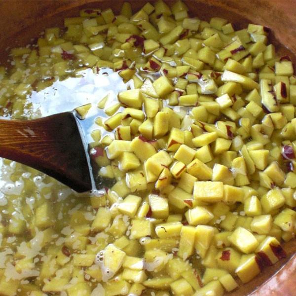 ≪よもぎ万頭 のと屋≫石川県産 五郎島金時使用 浮月（うきづき） 15個入【期間限定 さつまいも いもあん ココナッツパウダー お取寄せ 通販】 |  | 04