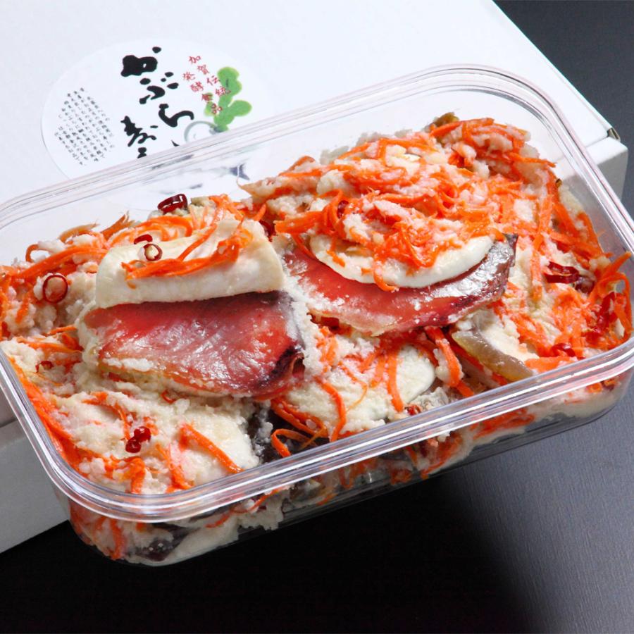≪銭福屋≫加賀百万石冬の味覚 かぶら寿し1000g（5〜6株）【冬の味覚 冬季限定 金沢 伝統料理 郷土料理 発酵食品 白かぶら ぶり 酒の肴 米糀 お正月 漬物】 | 