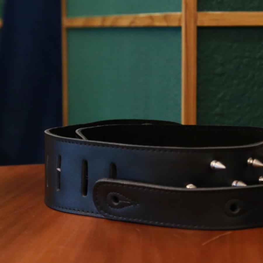 Renegade レネゲード Leather Three Rows of Chrome Studs ギターストラップ ストラップ レザーストラップ スタッズ 鋲 |  | 03