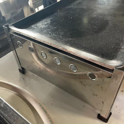 中古】 鉄板焼き機 伊藤金属 YS600 2017年製 都市ガス幅620×奥行 中古】 鉄板焼き機 伊藤金属 YS600 2017年製 都市ガス幅620×奥行