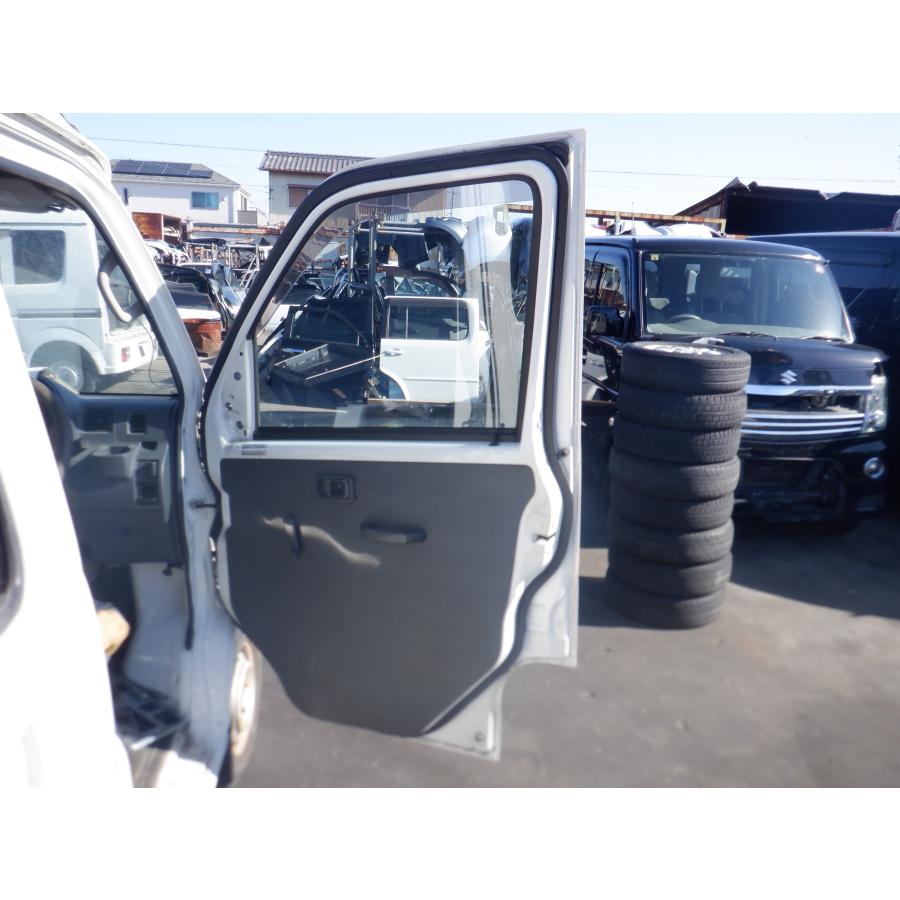 S331V ハイゼットバン カーゴ  フロントドア左右 ダイハツ ハイゼットカーゴ S321V フロントドア右 運転席側 管理番号0283530